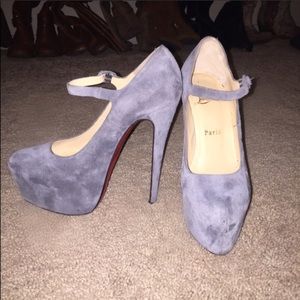 Christian louboutin lady daffodil heels